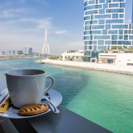 Waves Holiday Home - Waterfront Apartment With Breathtaking Sea Views Dubái Exterior foto