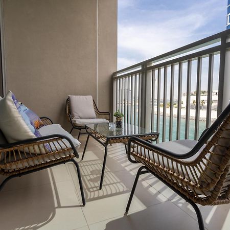 Waves Holiday Home - Waterfront Apartment With Breathtaking Sea Views Dubái Exterior foto