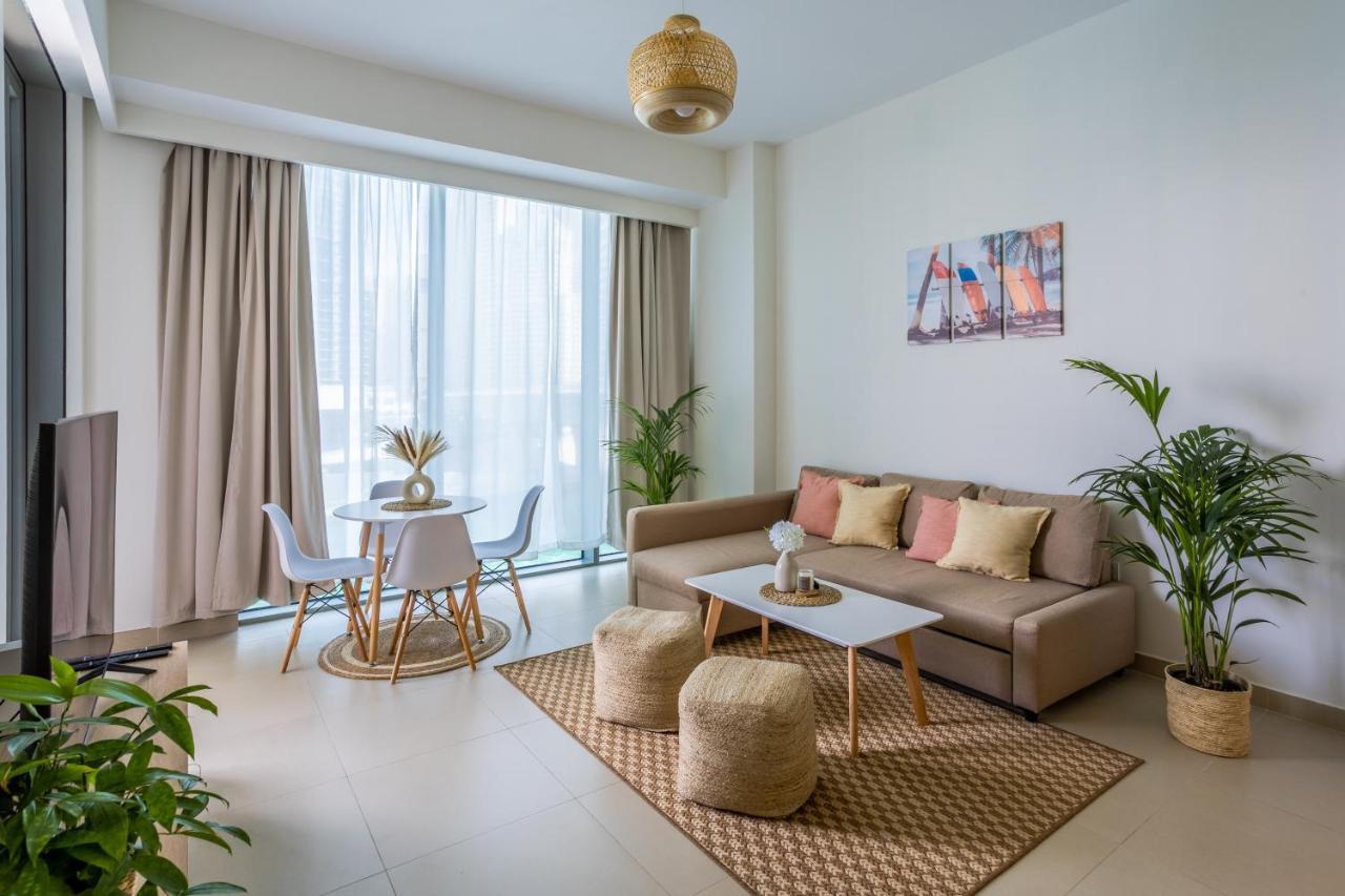 Waves Holiday Home - Waterfront Apartment With Breathtaking Sea Views Dubái Exterior foto